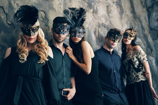 Mask Outfit Ideas To Keep You In Stellar Style!